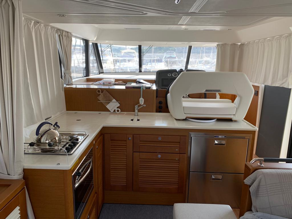 BENETEAU SWIFT TRAWLER